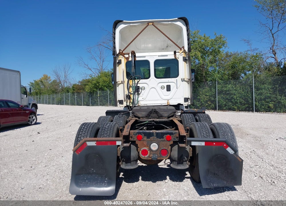 2016 FREIGHTLINER CASCADIA 125 VIN: 3AKJGEDV3GDGX7561