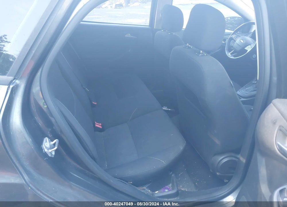 2015 FORD FOCUS SE VIN: 1FADP3K27FL209746