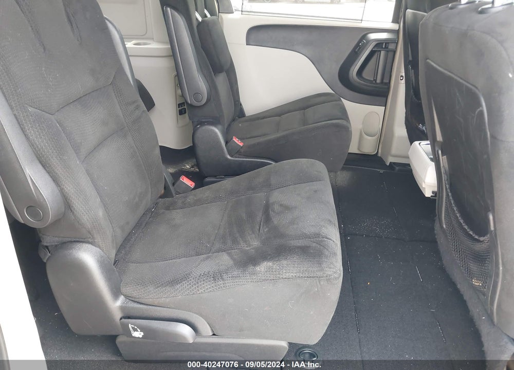 2015 CHRYSLER TOWN & COUNTRY TOURING VIN: 2C4RC1BG2FR657136
