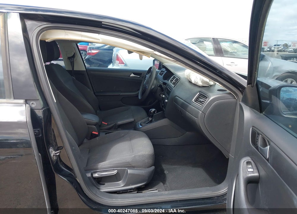 2014 VOLKSWAGEN JETTA 2.0L S VIN: 3VW2K7AJ4EM361445