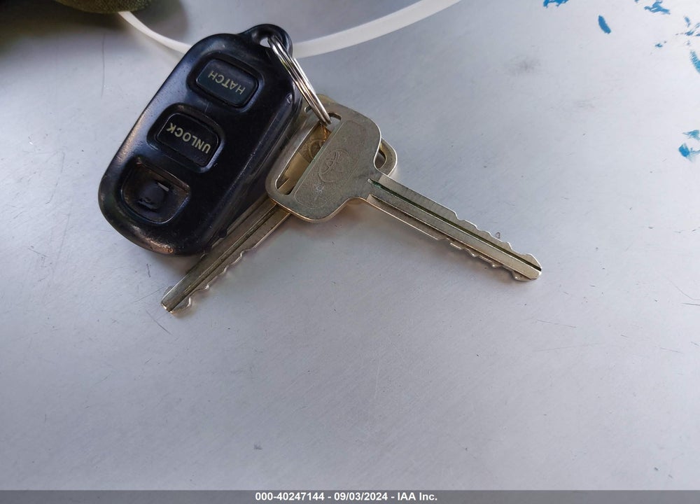 2004 TOYOTA MATRIX VIN: 2T1KR32E24C191604