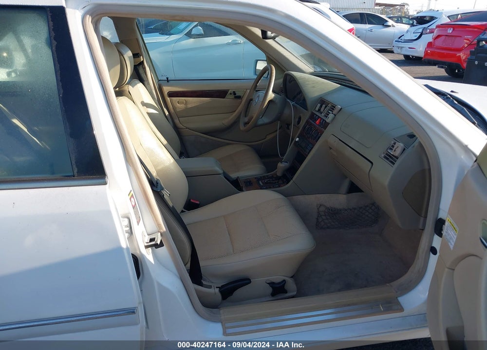 2000 MERCEDES-BENZ C 230 KOMPRESSOR VIN: WDBHA24G0YA839024