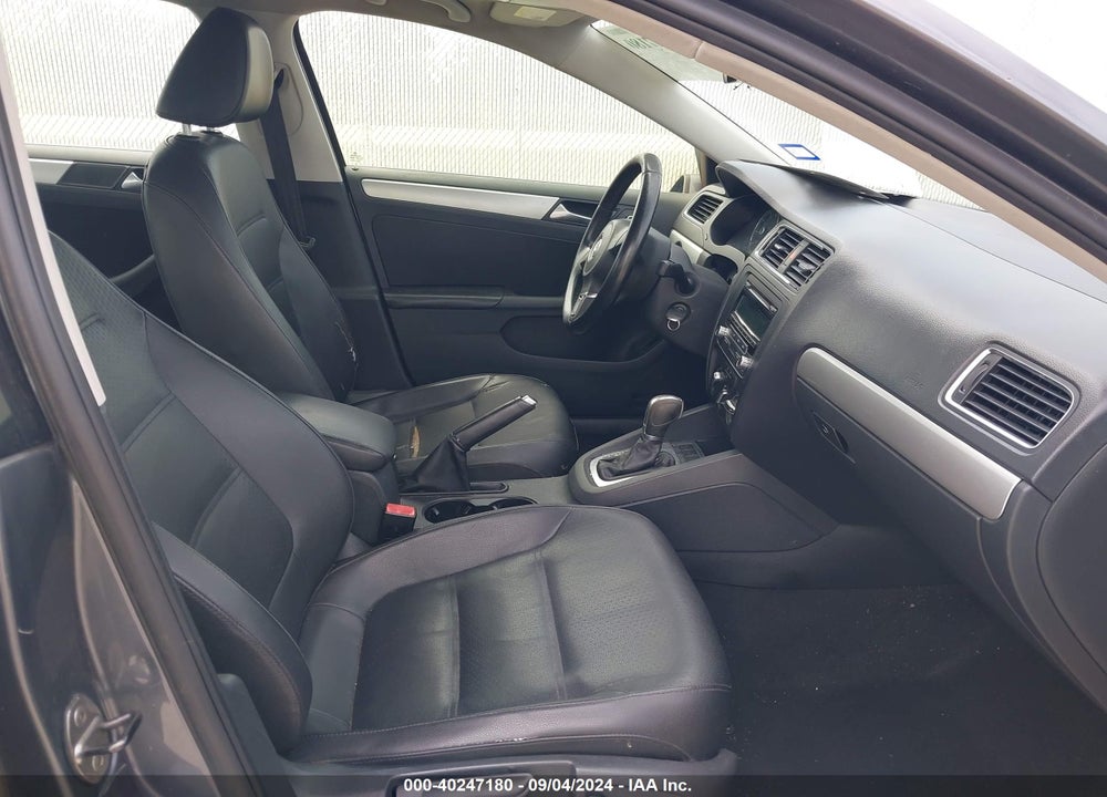 2013 VOLKSWAGEN JETTA 2.5L SE VIN: 3VWDP7AJ6DM402683