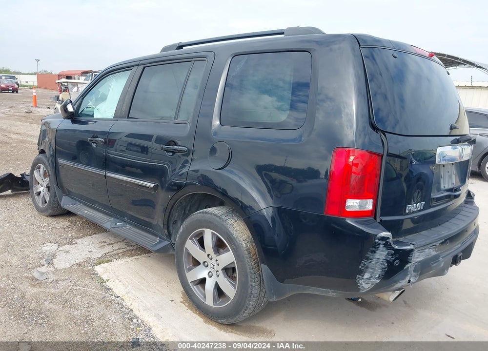 2015 HONDA PILOT TOURING VIN: 5FNYF4H96FB022123