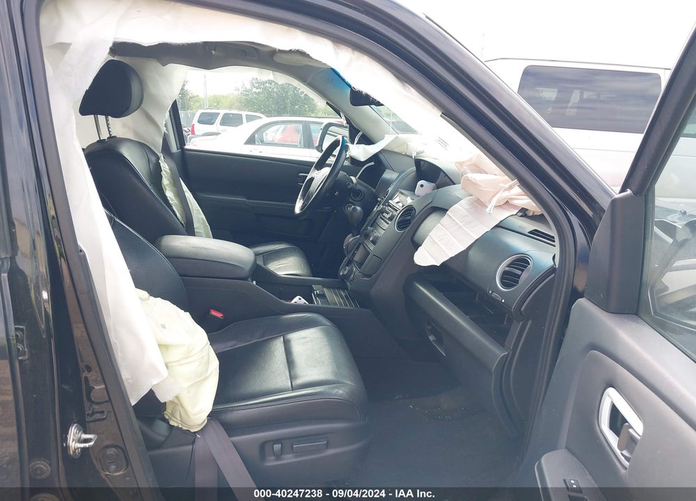 2015 HONDA PILOT TOURING VIN: 5FNYF4H96FB022123