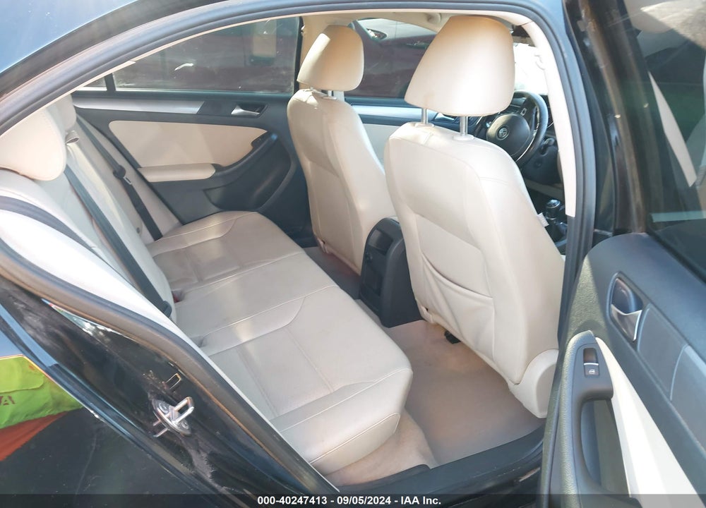 2015 VOLKSWAGEN JETTA 2.0L TDI S/2.0L TDI SE/2.0L TDI SEL VIN: 3VW3A7AJ3FM302184