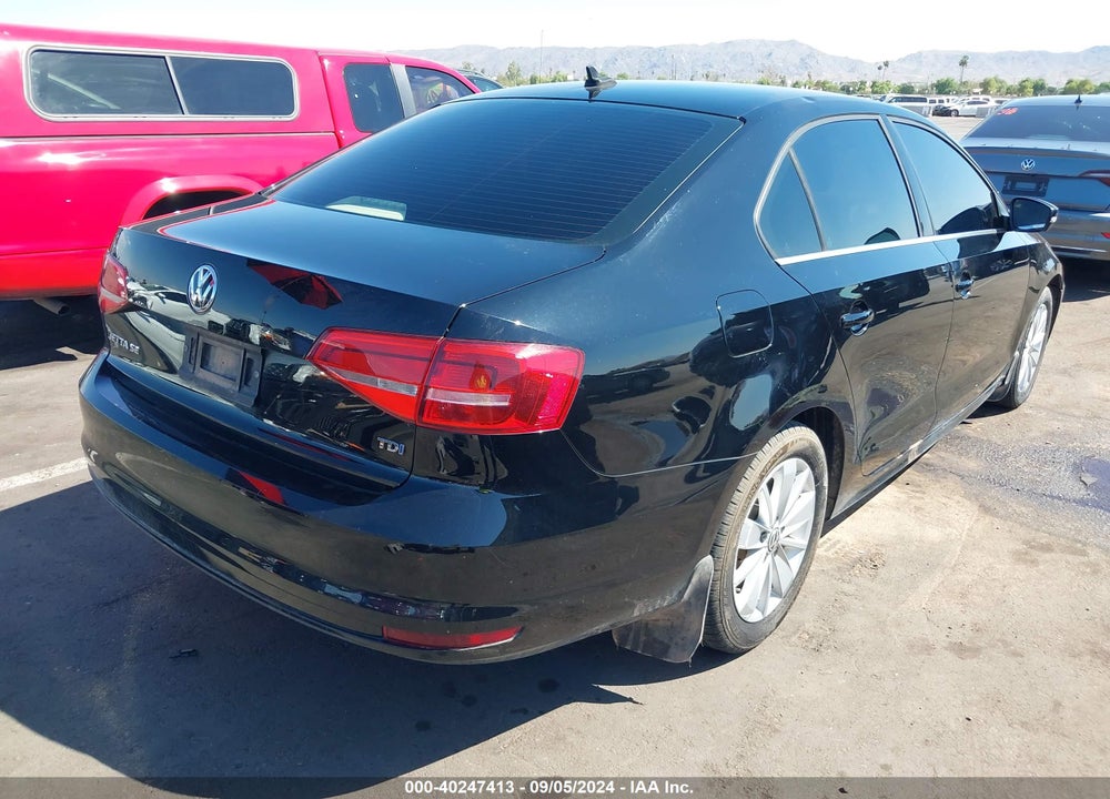 2015 VOLKSWAGEN JETTA 2.0L TDI S/2.0L TDI SE/2.0L TDI SEL VIN: 3VW3A7AJ3FM302184