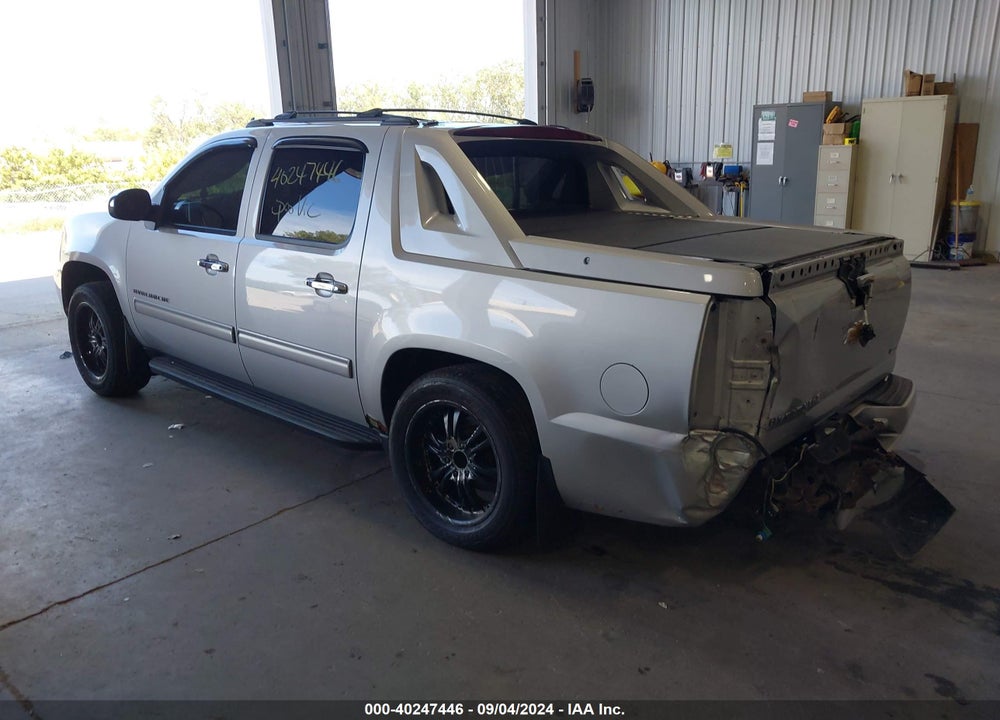 2011 CHEVROLET AVALANCHE 1500 LS VIN: 3GNTKEE31BG274871