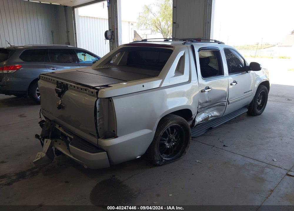 2011 CHEVROLET AVALANCHE 1500 LS VIN: 3GNTKEE31BG274871
