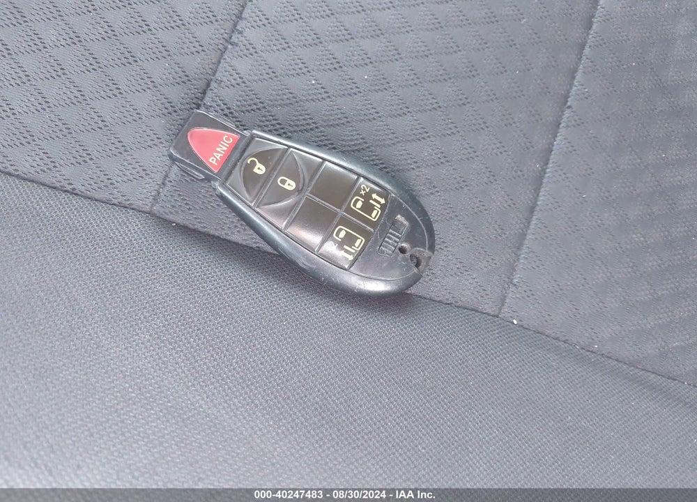 2010 DODGE GRAND CARAVAN SXT VIN: 2D4RN5D12AR196767
