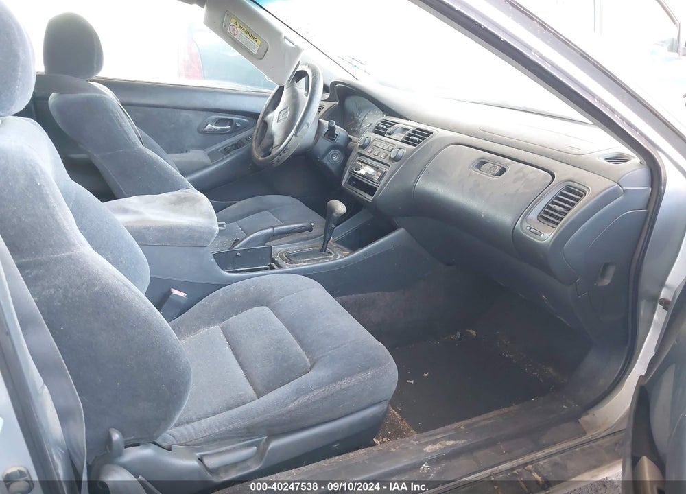 1999 HONDA ACCORD LX VIN: 1HGCG3244XA004603