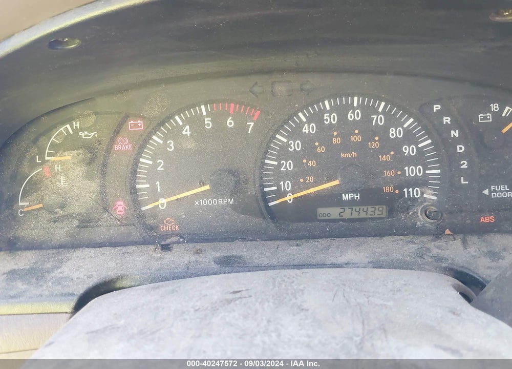 2004 TOYOTA TUNDRA SR5 V8 VIN: 5TBDT44184S459078