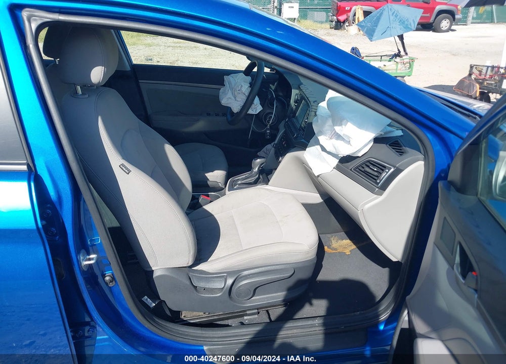 2018 HYUNDAI ELANTRA SEL VIN: 5NPD84LF9JH330421