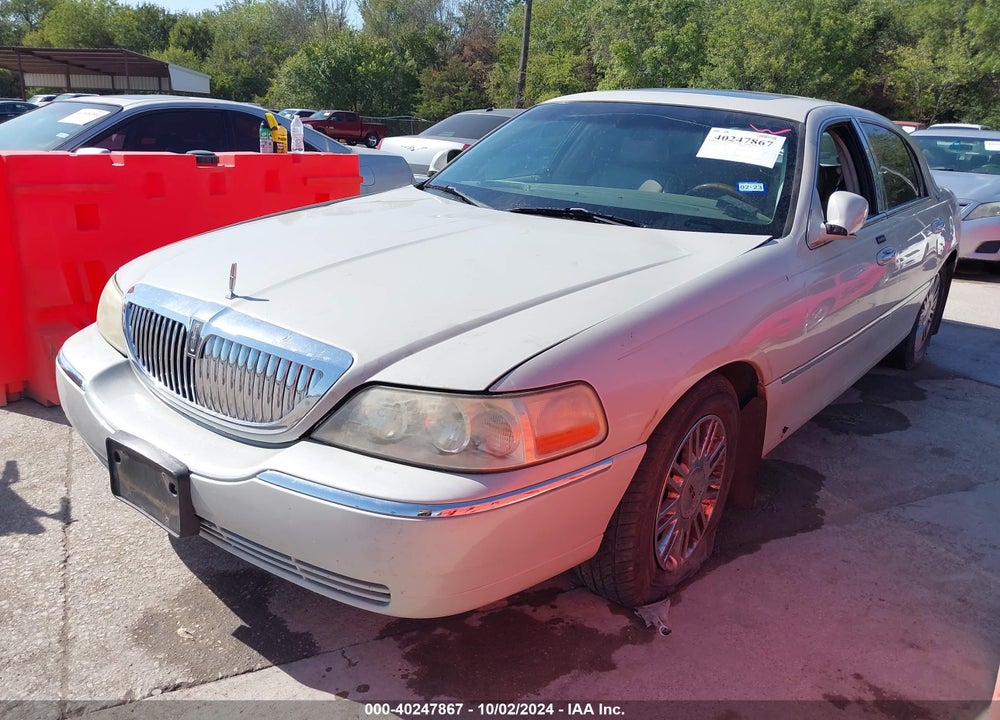 2007 LINCOLN TOWN CAR SIGNATURE LIMITED VIN: 1LNHM82V17Y628672