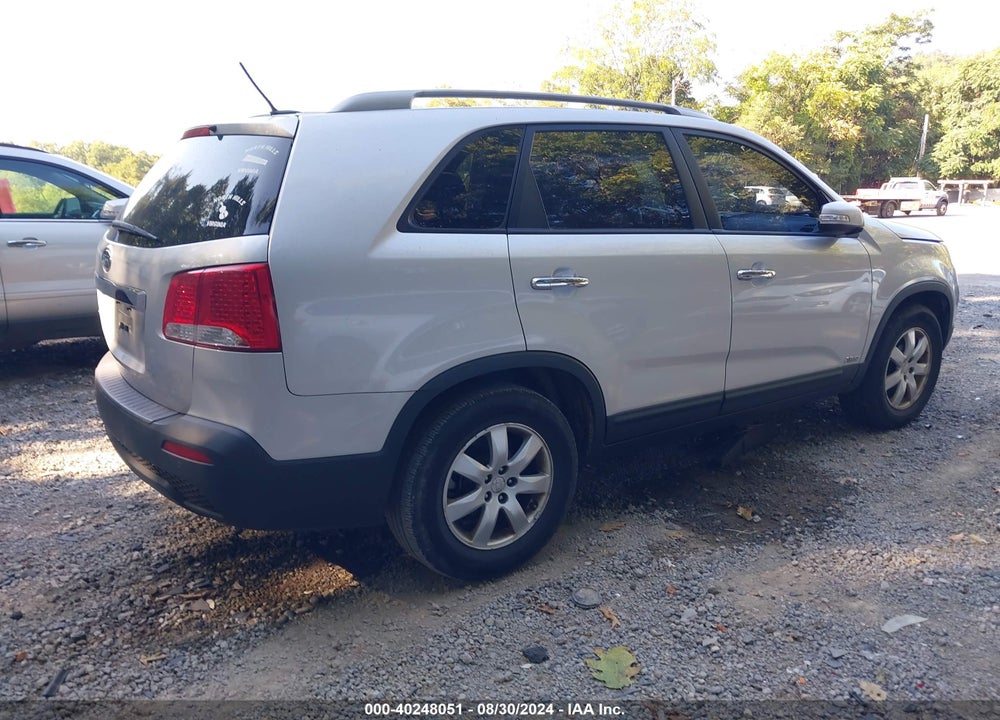 2011 KIA SORENTO LX VIN: 5XYKTCA13BG173355
