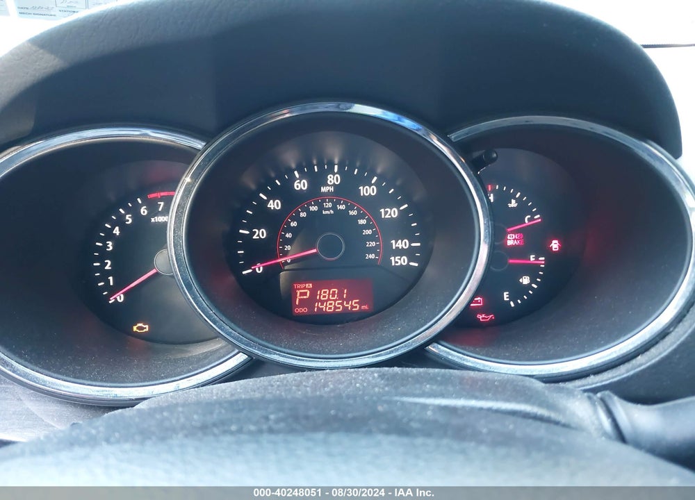 2011 KIA SORENTO LX VIN: 5XYKTCA13BG173355