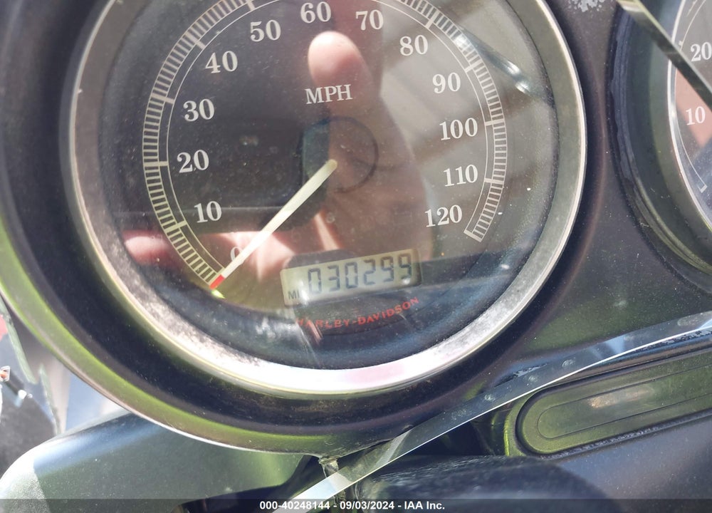 2011 HARLEY-DAVIDSON FLTRU VIN: 1HD1KGM15BB626739