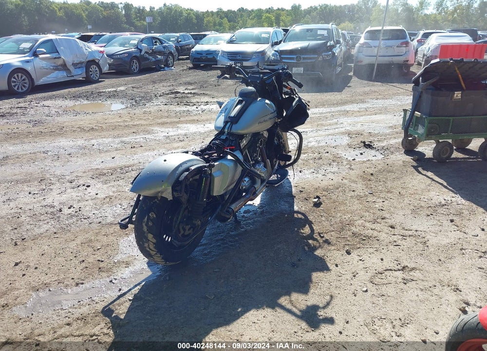 2011 HARLEY-DAVIDSON FLTRU VIN: 1HD1KGM15BB626739