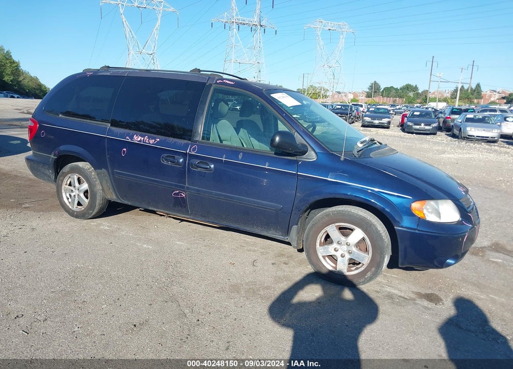 2005 DODGE GRAND CARAVAN SXT VIN: 2D4GP44L95R220985