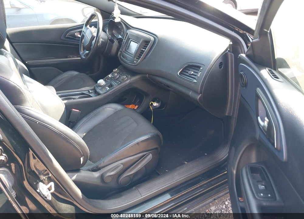2015 CHRYSLER 200 S VIN: 1C3CCCBBXFN554828