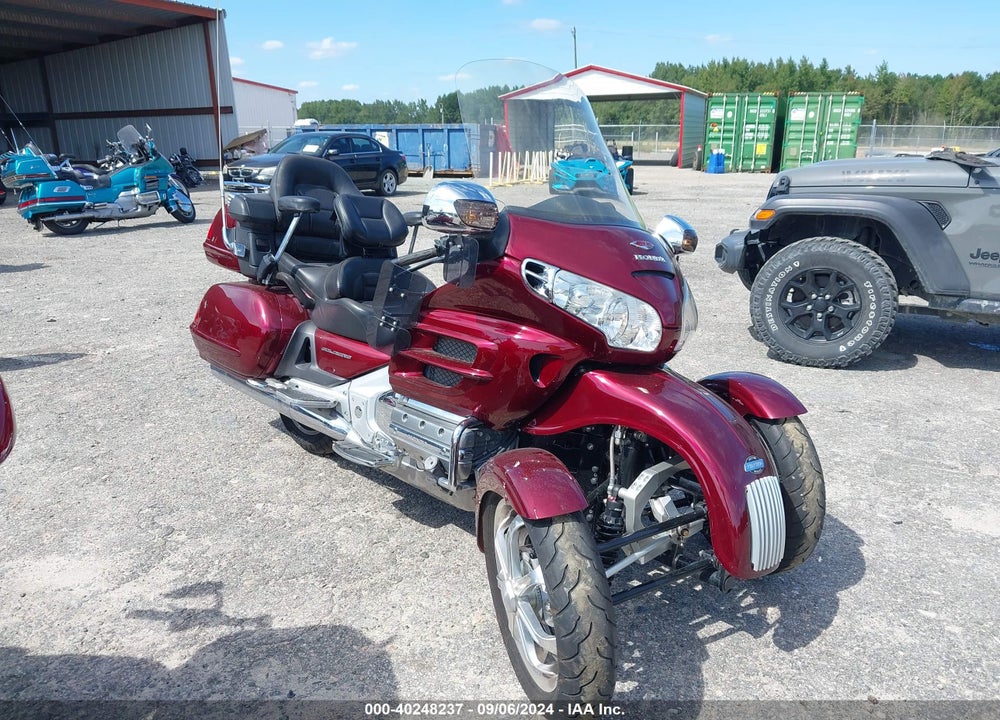2005 HONDA GL1800 VIN: 1HFSC47085A410811