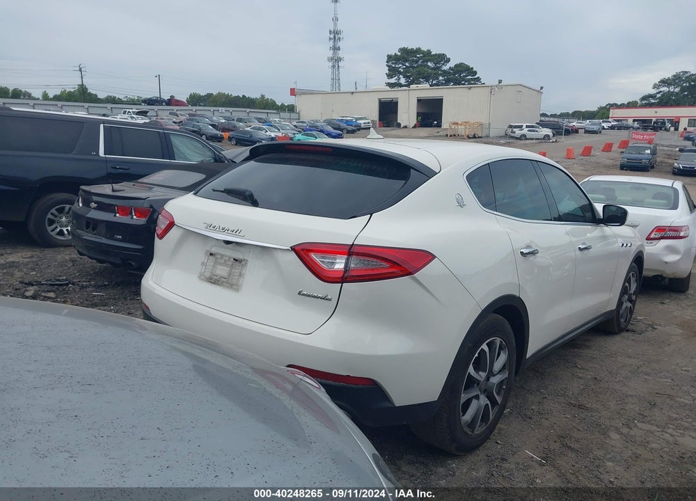 2017 MASERATI LEVANTE VIN: ZN661XUAXHX210559