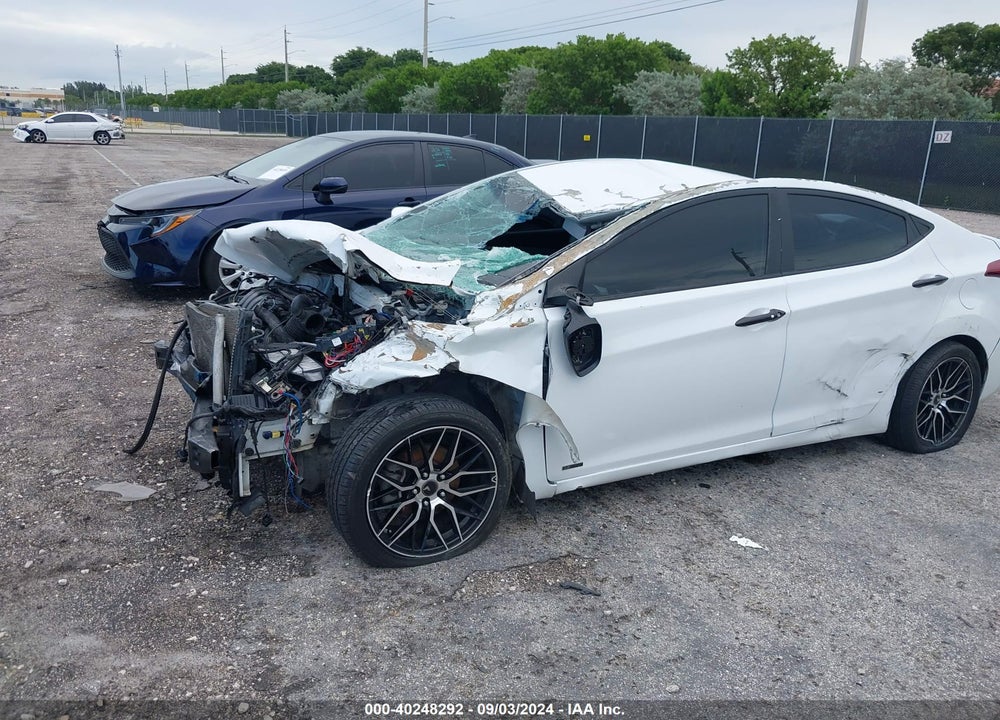 2016 HYUNDAI ELANTRA SE VIN: 5NPDH4AE9GH753468
