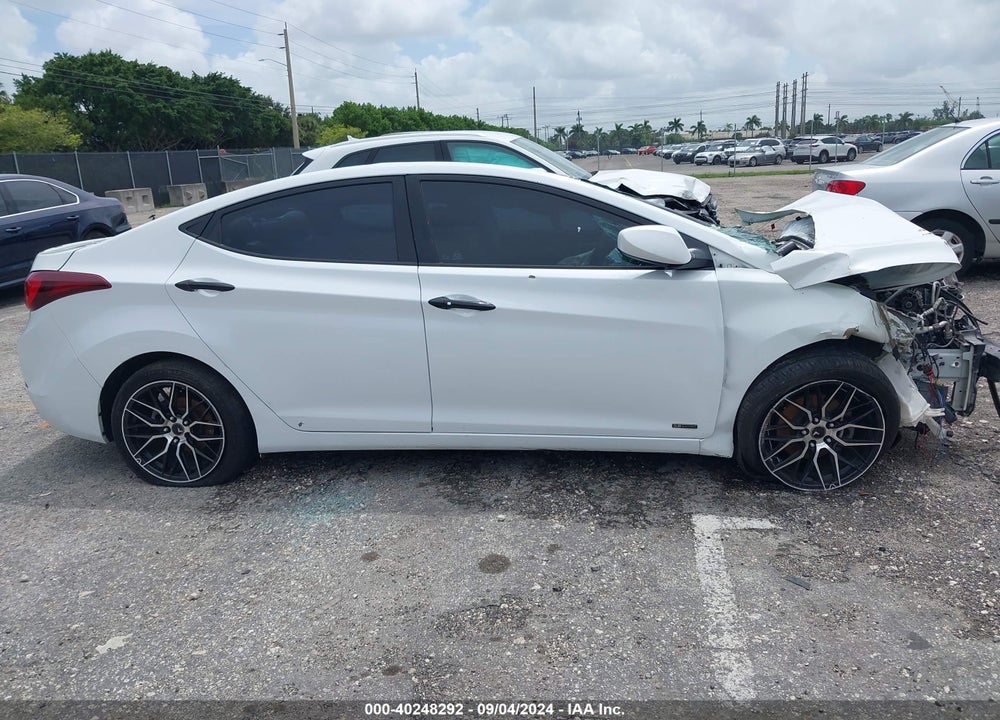 2016 HYUNDAI ELANTRA SE VIN: 5NPDH4AE9GH753468