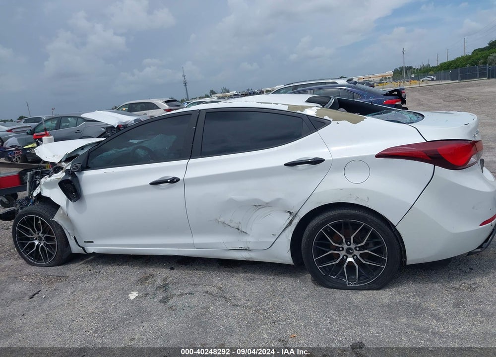 2016 HYUNDAI ELANTRA SE VIN: 5NPDH4AE9GH753468