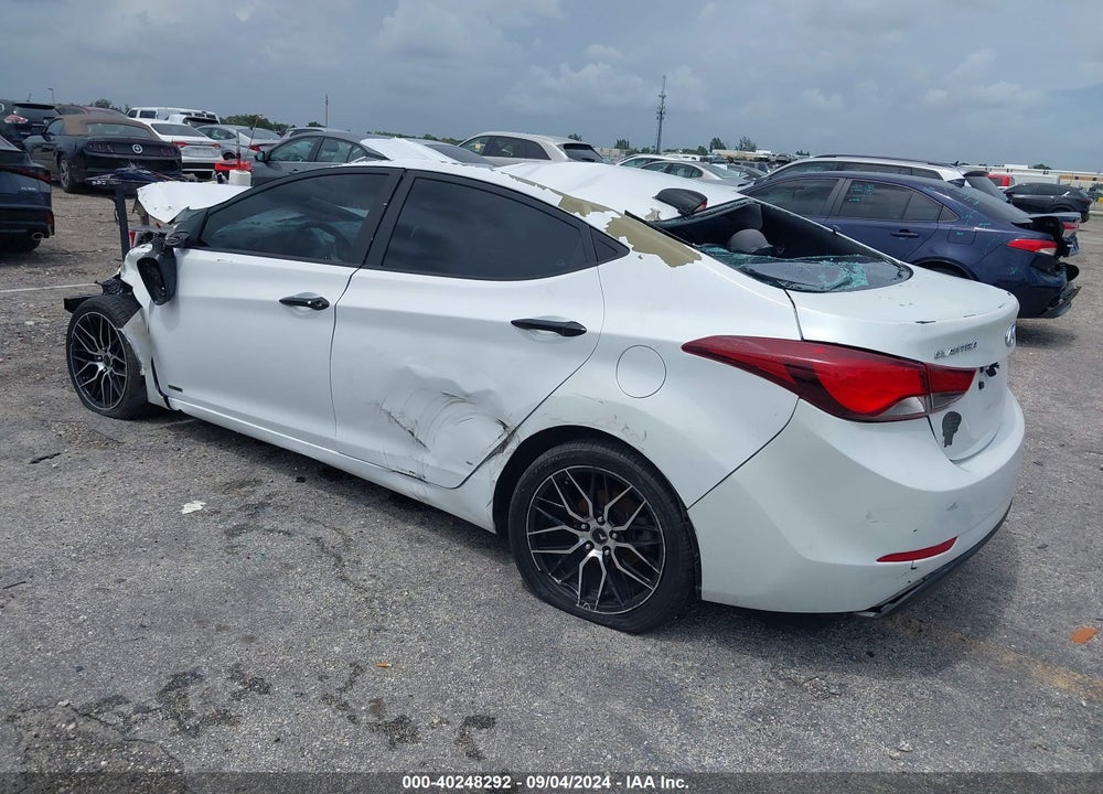 2016 HYUNDAI ELANTRA SE VIN: 5NPDH4AE9GH753468