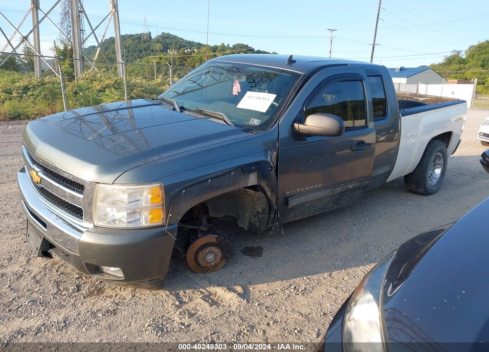2011 CHEVROLET SILVERADO 1500 LT VIN: 1GCRKSE30BZ230071