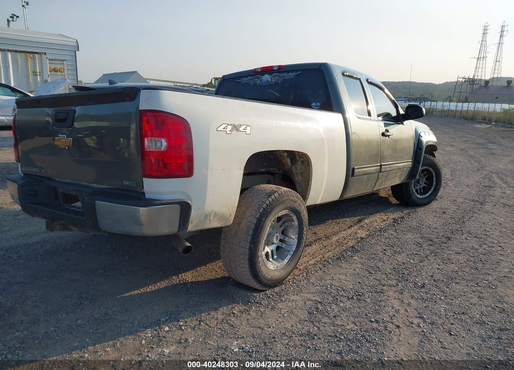 2011 CHEVROLET SILVERADO 1500 LT VIN: 1GCRKSE30BZ230071