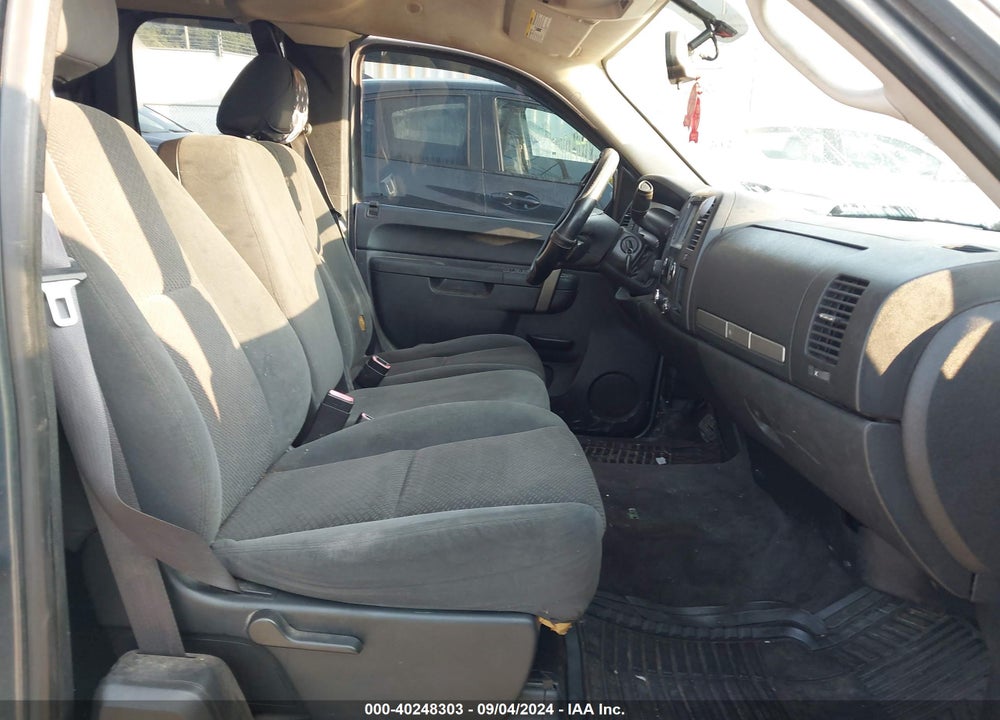 2011 CHEVROLET SILVERADO 1500 LT VIN: 1GCRKSE30BZ230071