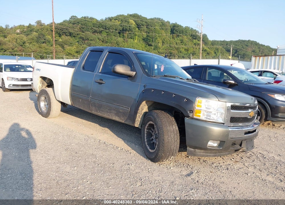 2011 CHEVROLET SILVERADO 1500 LT VIN: 1GCRKSE30BZ230071