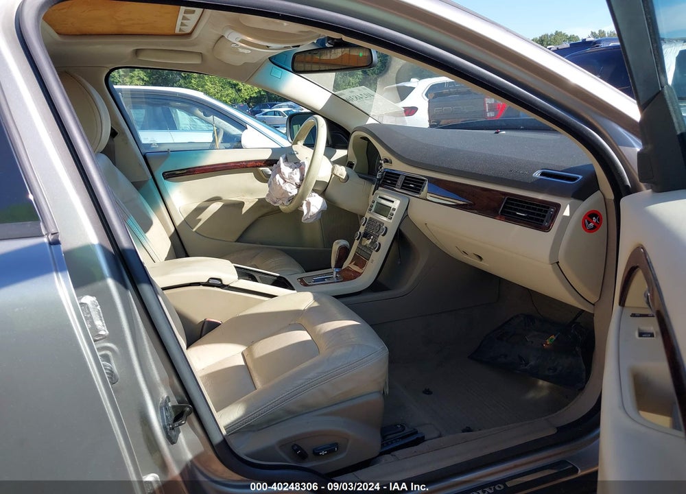 2008 VOLVO XC70 3.2 VIN: YV4BZ982081010930