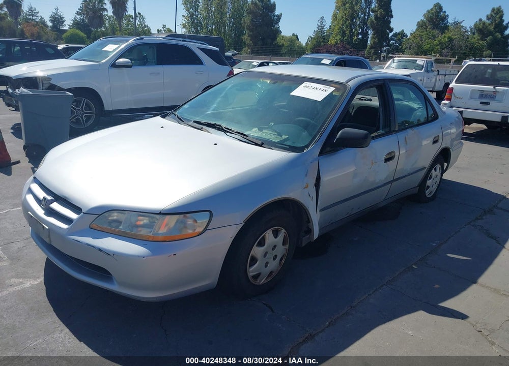 1998 HONDA ACCORD DX VIN: 1HGCF8542WA165882