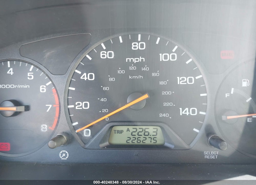 1998 HONDA ACCORD DX VIN: 1HGCF8542WA165882