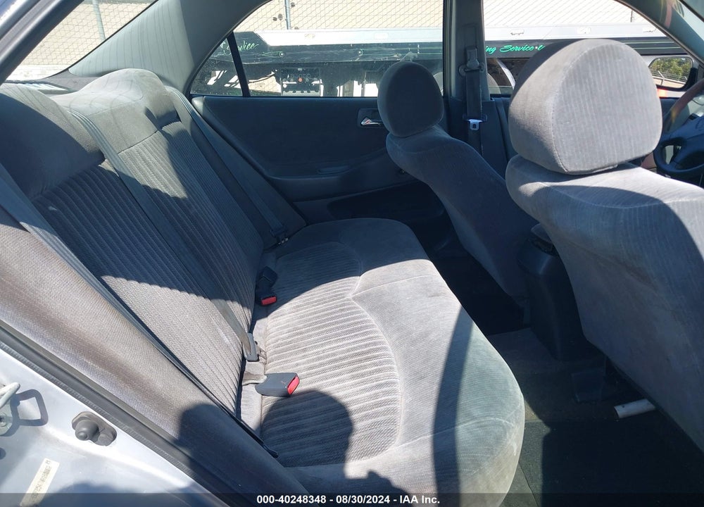 1998 HONDA ACCORD DX VIN: 1HGCF8542WA165882