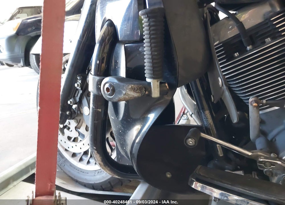 2011 HARLEY-DAVIDSON FLTRU VIN: 1HD1KGM10BB660765