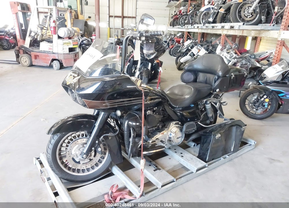 2011 HARLEY-DAVIDSON FLTRU VIN: 1HD1KGM10BB660765
