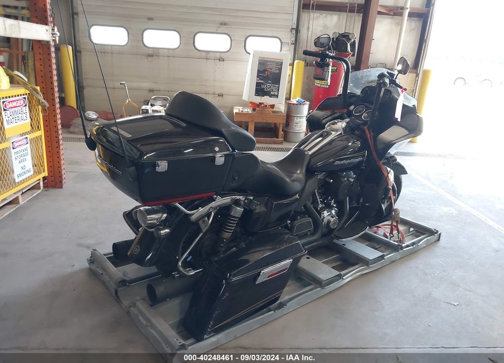 2011 HARLEY-DAVIDSON FLTRU VIN: 1HD1KGM10BB660765