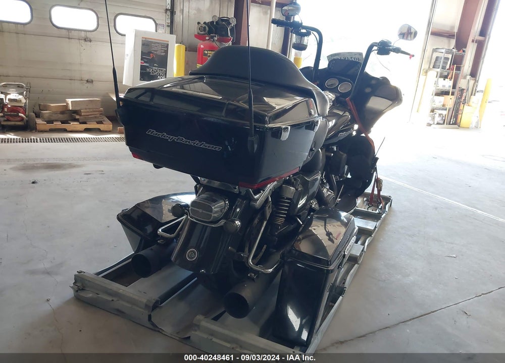 2011 HARLEY-DAVIDSON FLTRU VIN: 1HD1KGM10BB660765