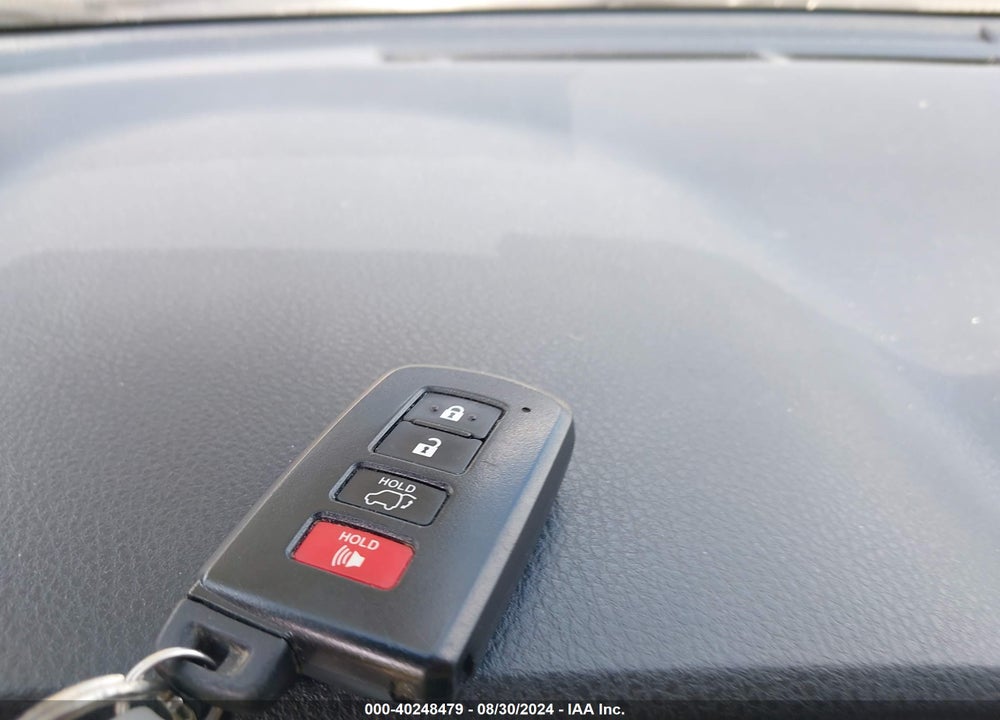 2018 TOYOTA RAV4 LIMITED VIN: JTMYFREV2JJ157065