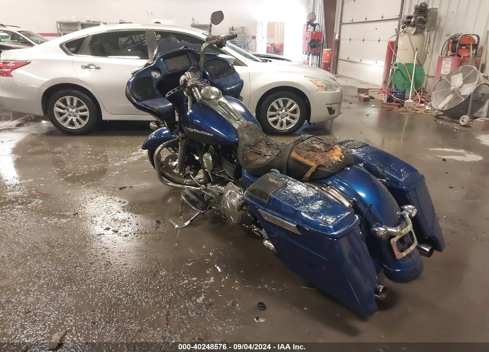 2015 HARLEY-DAVIDSON FLTRXS ROAD GLIDE SPECIAL VIN: 1HD1KTM13FB618069