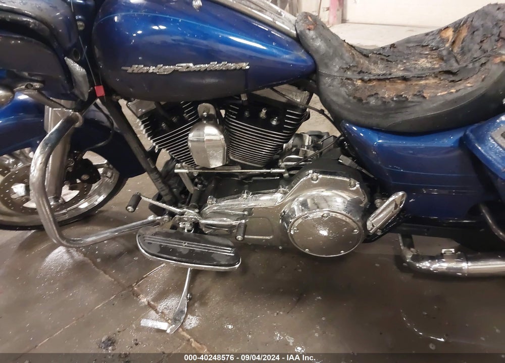 2015 HARLEY-DAVIDSON FLTRXS ROAD GLIDE SPECIAL VIN: 1HD1KTM13FB618069
