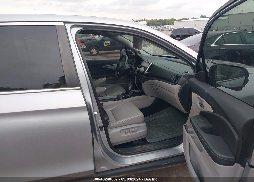 2018 HONDA RIDGELINE VIN: 5FPYK3F63JB004340