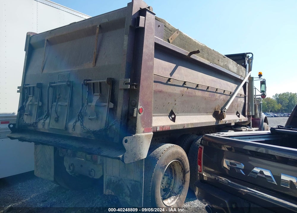 2005 FREIGHTLINER FLD FLD120 VIN: 1FVHALAV15DV28758