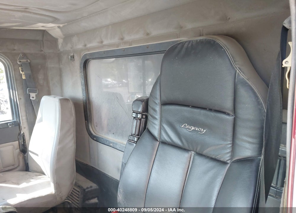 2005 FREIGHTLINER FLD FLD120 VIN: 1FVHALAV15DV28758
