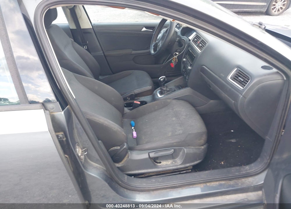 2012 VOLKSWAGEN JETTA 2.0L S VIN: 3VW2K7AJ8CM418517