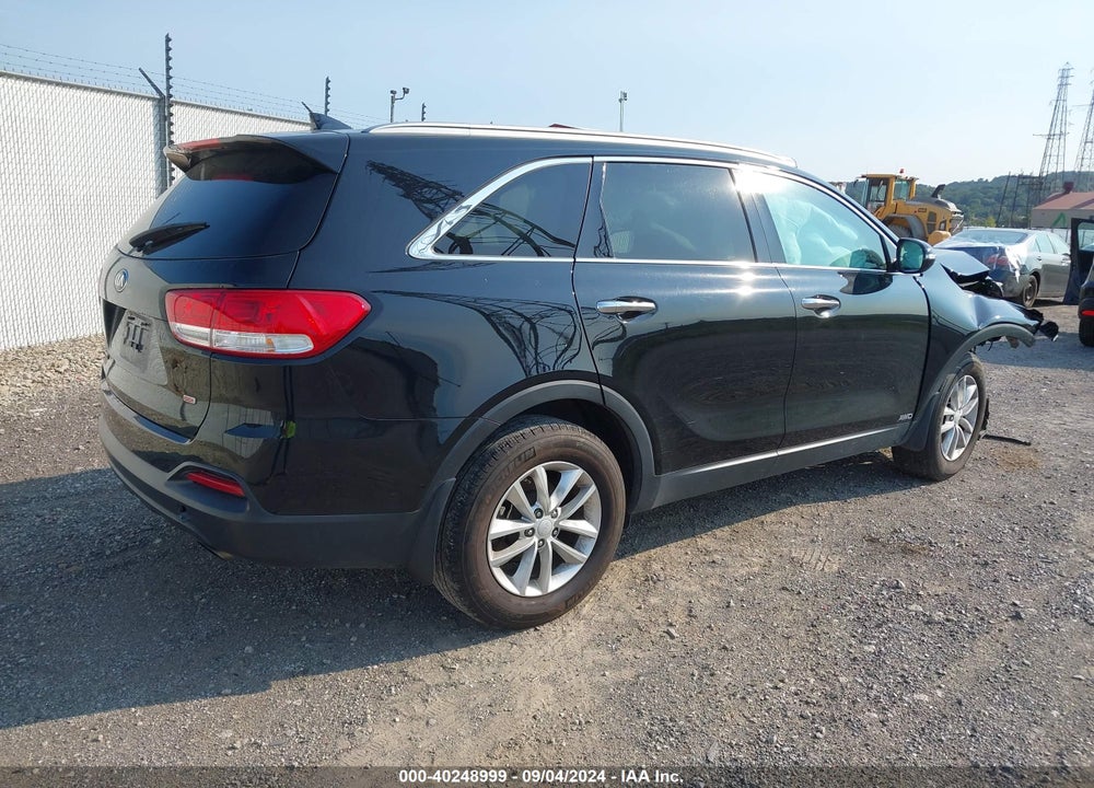2016 KIA SORENTO 2.4L LX VIN: 5XYPGDA36GG044177